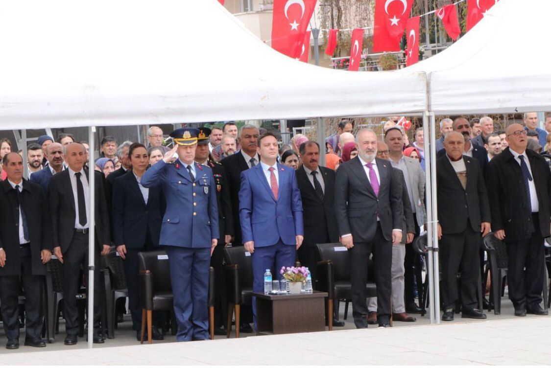 Kaymakamımız Ömer BİLGİN 23 Nisan Ulasal Egemenlik Ve Çocuk Bayramı Kutlamalarına Katıldı