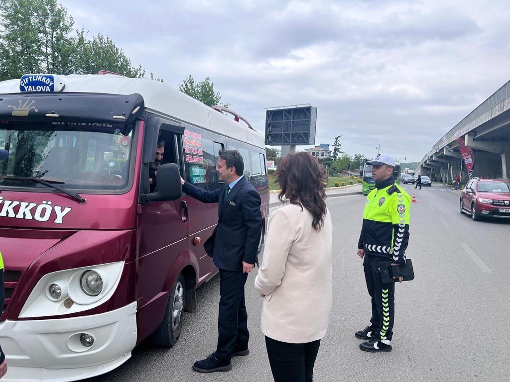 Kaymakamımız Ömer BİLGİN ‘’Karayolu Trafik Haftası’’ Etkinlikleri Kapsamında Vatandaşlarımıza Bilgilendirme Yaptı